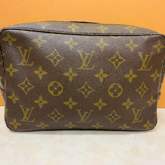💋Authentic Louis Vuitton Trousse 23 - Picture 16 of 16